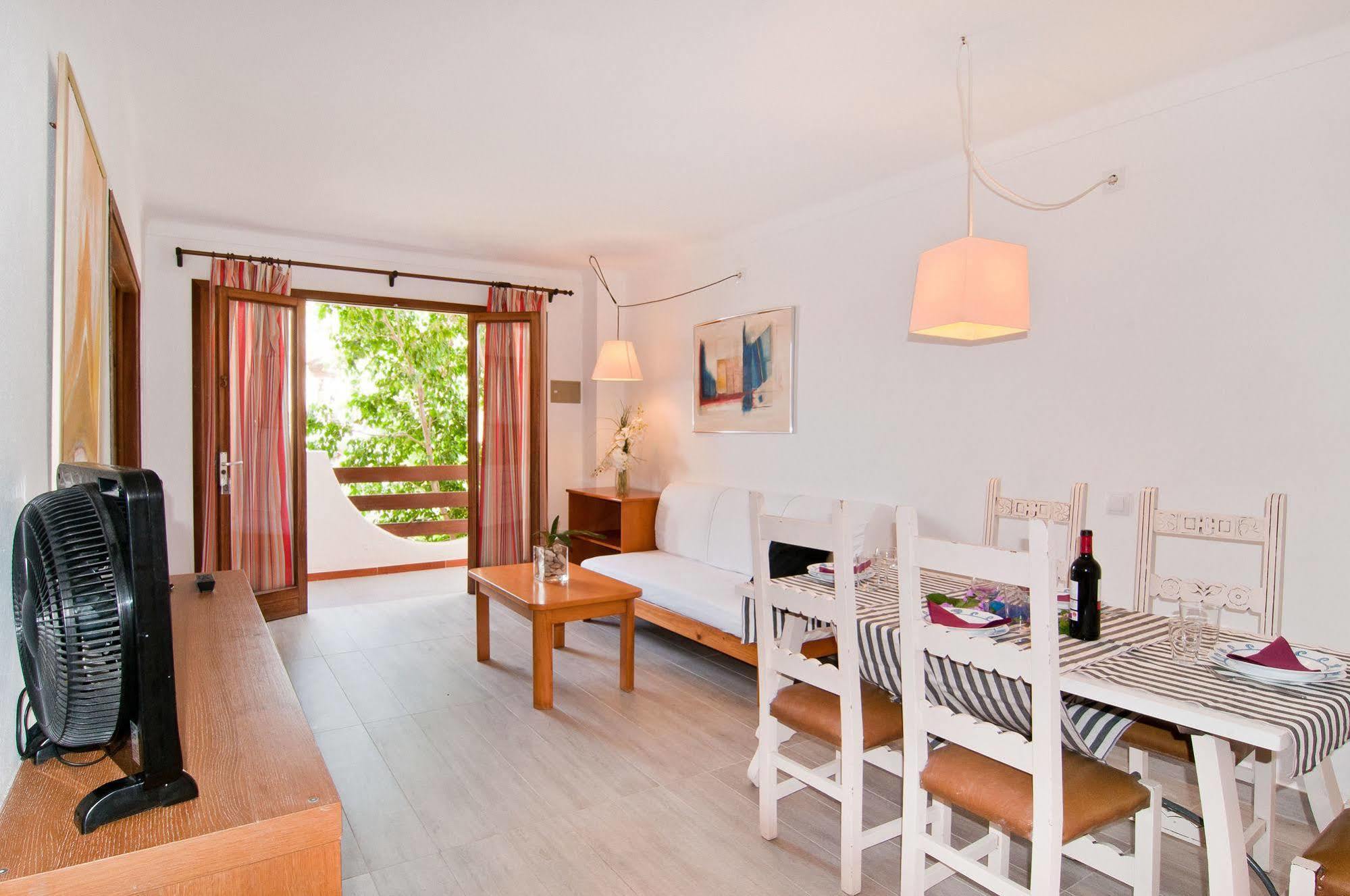 Apartamentos Estanques Колонья Сант Джордин Экстерьер фото
